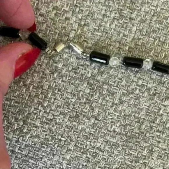 Vintage Black  and white necklace - Picture 6 of 7